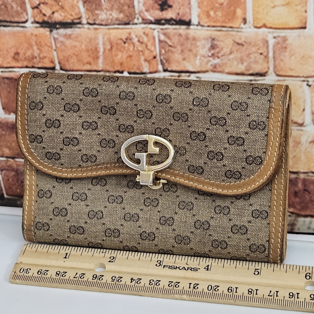 Rare Vintage Gucci trifold wallet